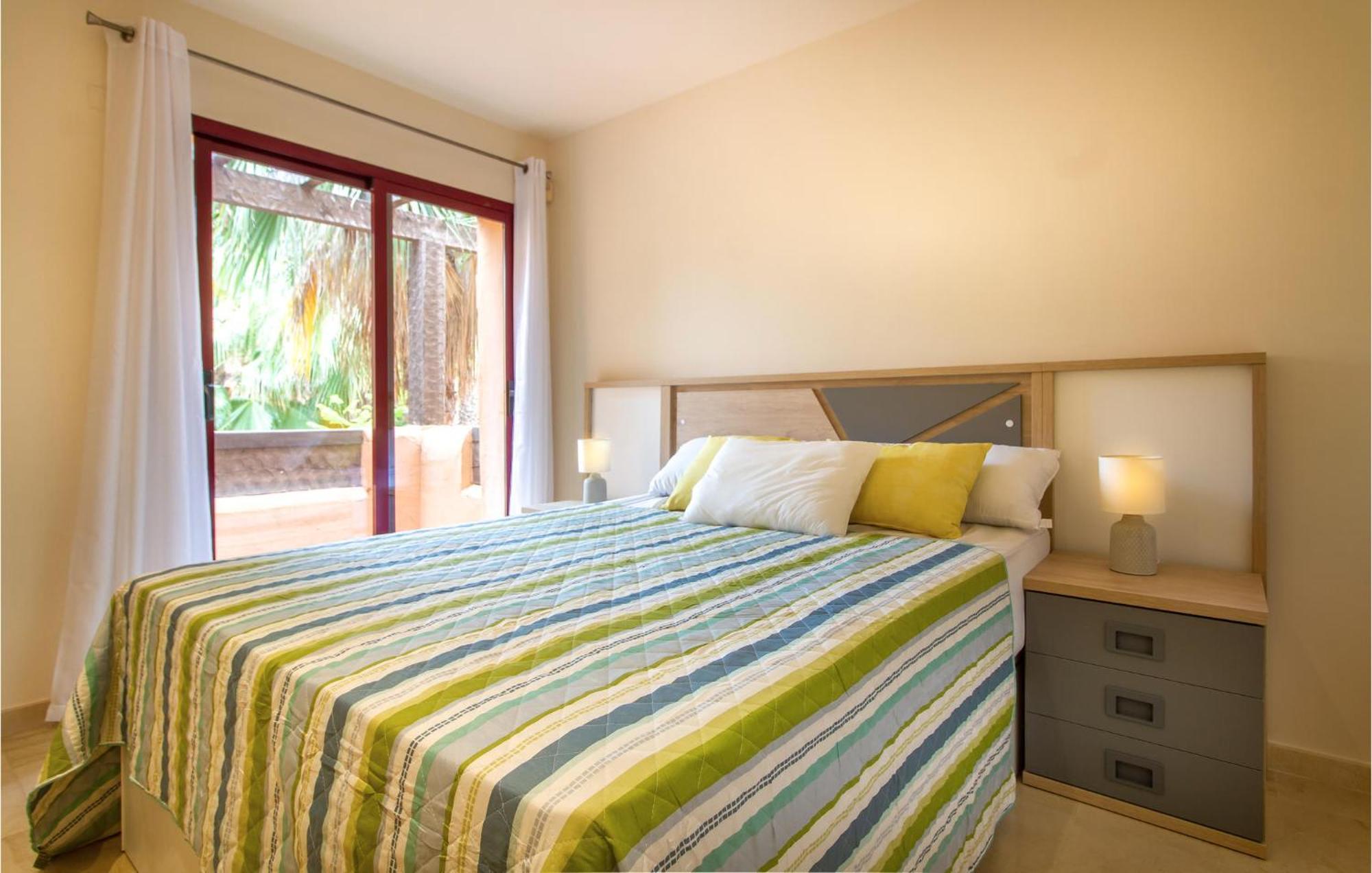 Lovely Apartment In Los Alcazares With Kitchen Ngoại thất bức ảnh